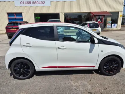 Used Toyota Aygo x-press 68 HP (50 kW) 2017 Hatchback