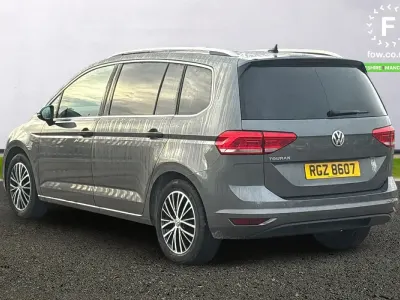 Begagnad VW Touran SEL 150 HK (110 kW) 2020 Grå Minibuss