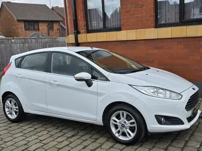 Used Ford Fiesta Zetec 2014 White Hatchback