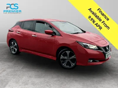 Gebraucht Nissan Leaf Acenta 110 kW (150 PS) 2022 Rot Kleinwagen