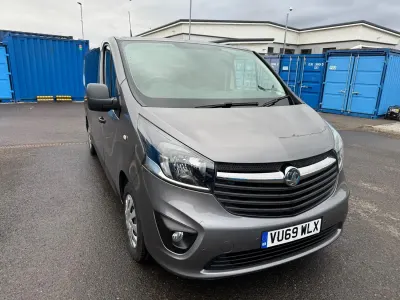Second-hand Vauxhall Vivaro Sportive 125 CP (91 kW) 2019 Gri Monovolum