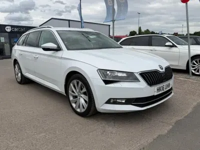Used Skoda Superb SE L Executive 150 HP (110 kW) 2016 White Estate