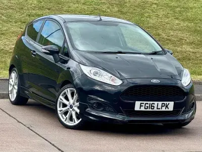 Used Ford Fiesta Zetec 125 HP (91 kW) 2016 Black Hatchback