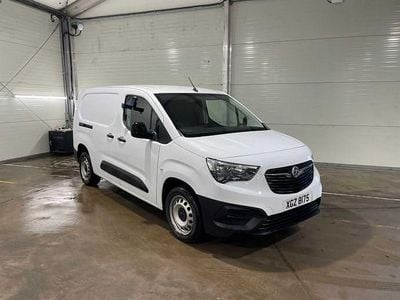 Used Vauxhall Combo 100 HP (73 kW) 2022 White MPV