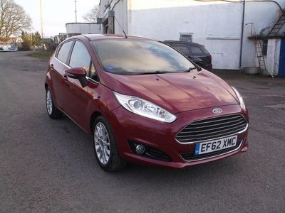 Usado Ford Fiesta Titanium X 95 HP (69 kW) 2012 Vermelho Citadino