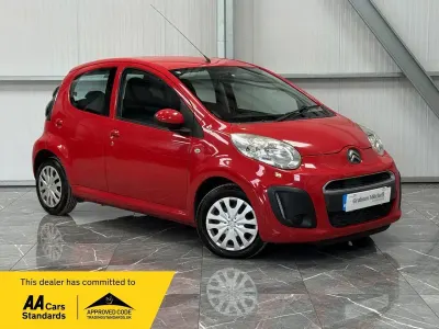 Używany Citroën C1 VTR Sport 68 KM (50 kW) 2013 Czerwony Hatchback
