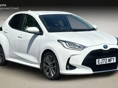 Second-hand Toyota Yaris Hybrid 2022 Alb Hatchback