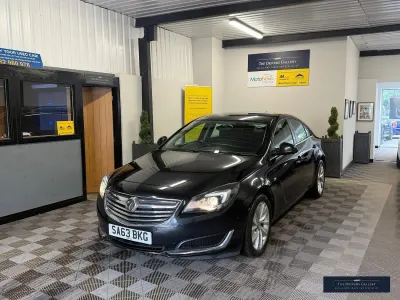 Used Vauxhall Insignia Design Edition 163 HP (119 kW) 2013 Black Hatchback