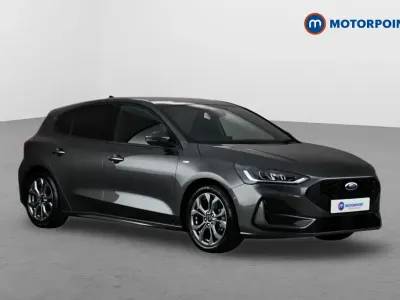 Begagnad Ford Focus ST-Line 155 HK (114 kW) 2024 Grå Halvkombi