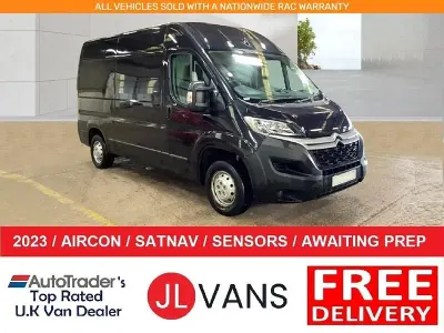 Begagnad Citroën Relay 140 HK (102 kW) 2023 Grå Van