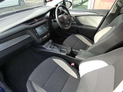 Used Toyota Avensis Business Edition 147 HP (108 kW) 2018 Blue Estate