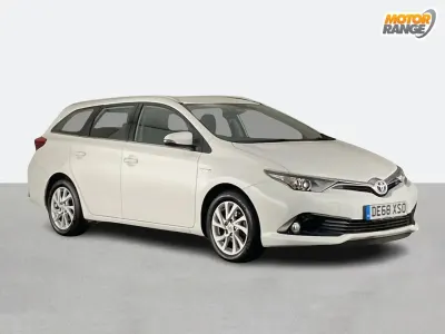 Used Toyota Auris Hybrid 2019 White Estate