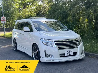 Używany Nissan Elgrand 2010 Biały Minivan