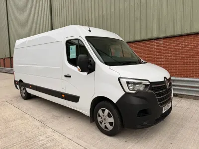 Used Renault Master Business 135 HP (99 kW) 2023 White MPV