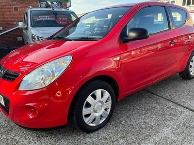 Używany Hyundai i20 Classic 78 KM (57 kW) 2009 Czerwony Hatchback