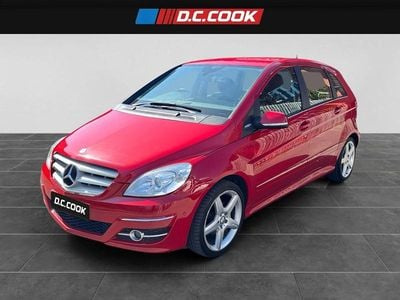 Begagnad Mercedes B160 2011 Röd Minibuss