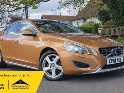 Usado Volvo S60 SE Lux 215 CV (158 kW) 2011 Marrón Berlina