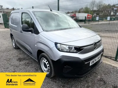 Gebraucht Citroën Berlingo 100 PS (73 kW) 2024 Grau Van / Kleinbus