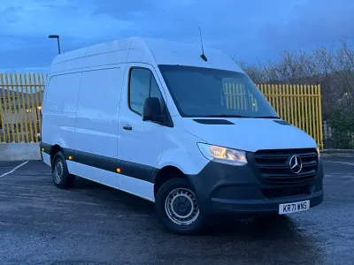 Używany Mercedes Sprinter Progressive 148 KM (108 kW) 2022 Biały Van
