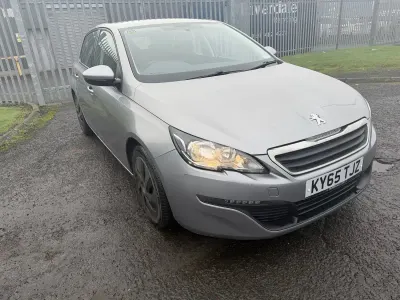 Usado Peugeot 308 Access 2015 Gris Utilitario