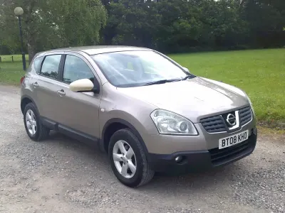 Używany Nissan Qashqai Acenta 114 KM (83 kW) 2008 Beżowy SUV
