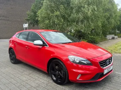 Used Volvo V40 R-Design 120 HP (88 kW) 2015 Red Hatchback