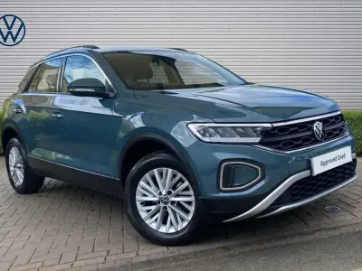 Used VW T-Roc Life 110 HP (80 kW) 2023 Blue SUV