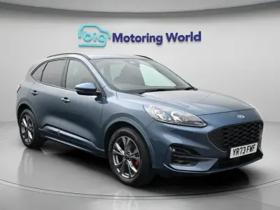 Usado Ford Kuga ST-Line 150 CV (110 kW) 2023 Azul SUV