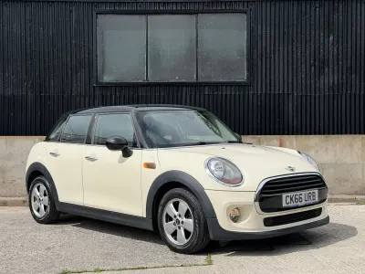 Used Mini Cooper Hatch 136 HP (100 kW) 2016 White Hatchback