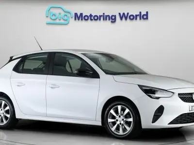 Used Vauxhall Corsa Design Edition 75 HP (55 kW) 2022 White Hatchback