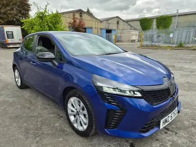 Used Renault Clio Evolution 2025 Blue Hatchback