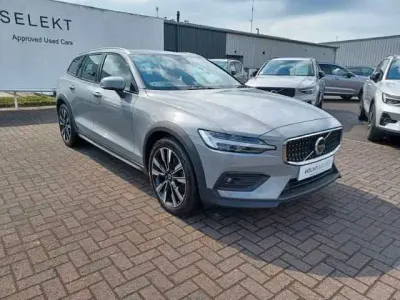 Used Volvo V60 CC Plus 247 HP (181 kW) 2024 Estate