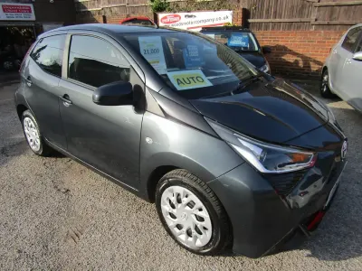 Usado Toyota Aygo X-play 2018 Cinzento Citadino