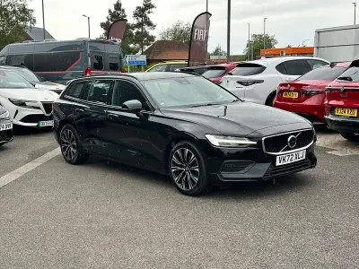 Usado Volvo V60 Core 161 HP (118 kW) 2022 Preto Carrinha