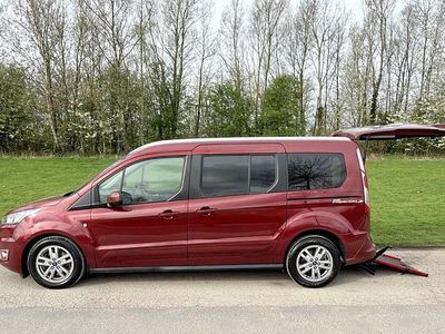 Usado Ford Grand Tourneo Connect Titanium 120 HP (88 kW) 2019 Vermelho Monovolume