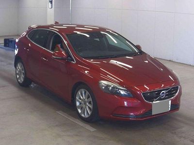 Used Volvo V40 2015 Red Estate