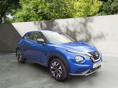 Używany Nissan Juke Acenta 114 KM (83 kW) 2023 Niebieski SUV