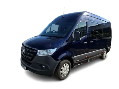 Begagnad Mercedes Sprinter Premium 2023 Blå Van