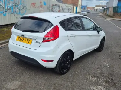 Used Ford Fiesta 82 HP (60 kW) 2012 White Hatchback