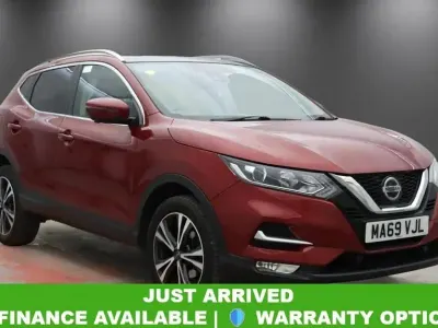 Used Nissan Qashqai N-Connecta 140 HP (102 kW) 2019 Red SUV