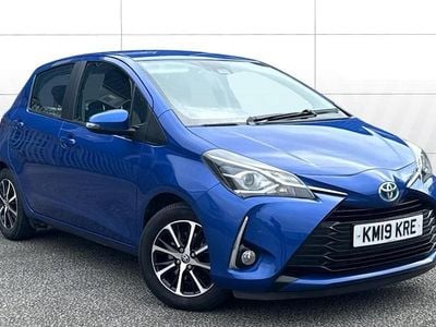 Used Toyota Yaris Hybrid 101 HP (74 kW) 2019 Blue Hatchback