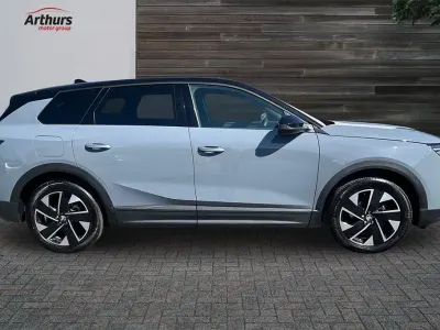 Used Vauxhall Grandland X GSe 134 HP (98 kW) 2024 Grey SUV