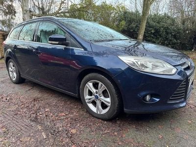 Blue Used 2011 Ford Focus Zetec Estate | £2,600 (Fair price)