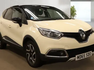 Used Renault Captur Signature 120 HP (88 kW) 2015 Cream/black SUV