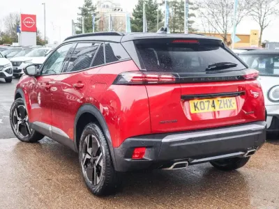 Usado Peugeot 2008 GTi 135 HP (99 kW) 2025 Vermelho SUV