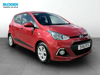 Käytetty Hyundai i10 Edition 67 HP (49 kW) 2016 Punainen Viistoperä