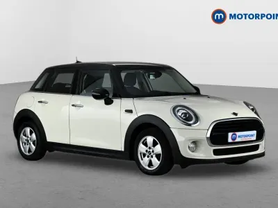 Używany Mini Cooper Classic 136 KM (100 kW) 2019 Biały Hatchback