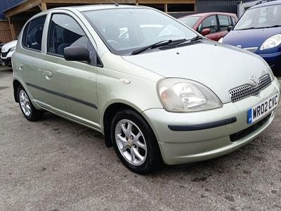 Used Toyota Yaris 86 HP (63 kW) 2002 Green Hatchback