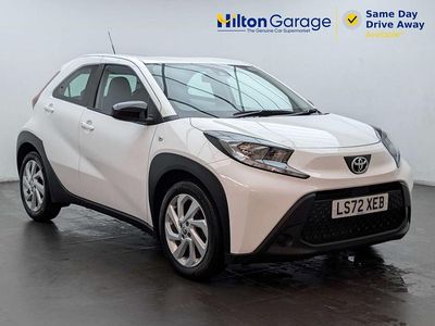 Used Toyota Aygo X X-pure 72 HP (52 kW) 2022 White SUV