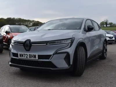 Używany Renault Megane E-Tech Equilibre 160 kW (218 KM) 2022 Szary Hatchback